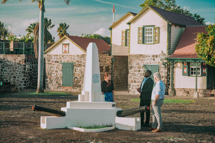 Monument Michiel de Ruyter Fort Oranje Sint Eustatius